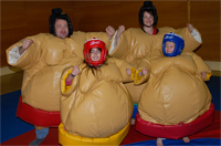 Costume de sumos gonflables pour fte en plein air sur Paris, Poitiers, Reims, Rouen, Tours, Le Mans, Chartres, Lille, etc.